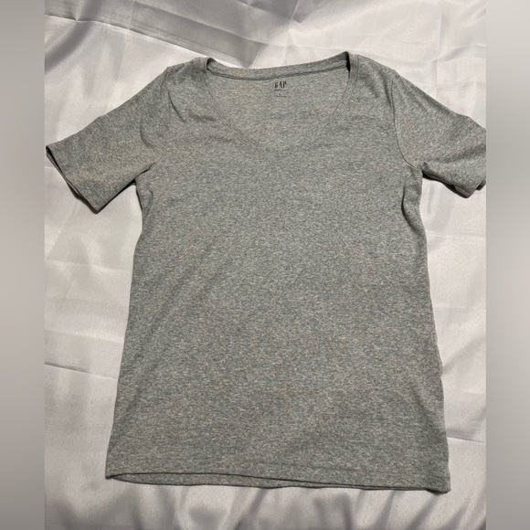GAP Tops - GAP Heather Gray V-Neck Tee